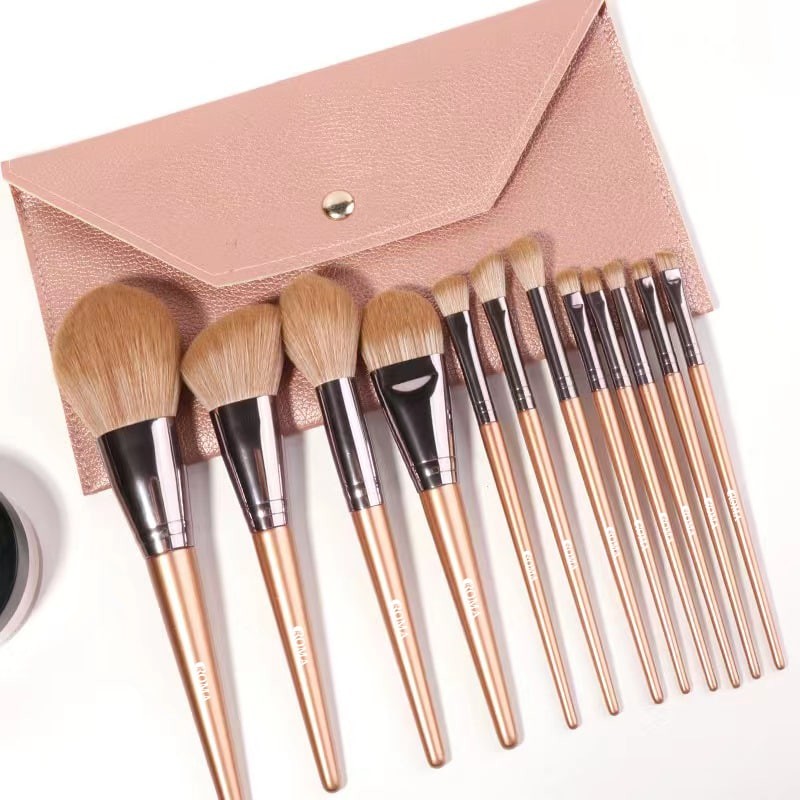 Makeup Brush Bronze